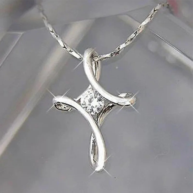 Punk Mobius Pendant Necklace for Women Trendy Flower Link Chain Geometric Charm Fashion Jewelry Daily Wear Gift
